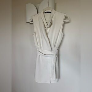 Elegant White Sleeveless Dress